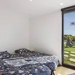 בית נופש Com 4 *