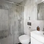 Com 4 *