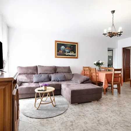 Com 4 Дом отдыха *