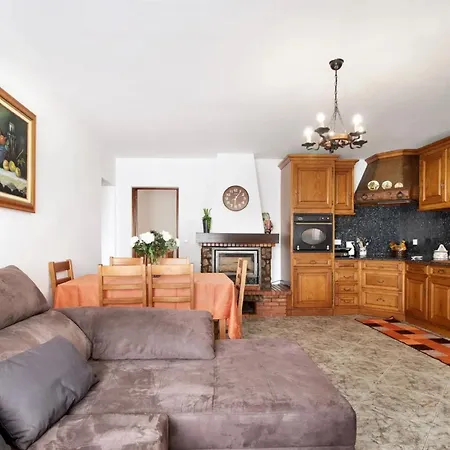 Com 4 Дом отдыха *